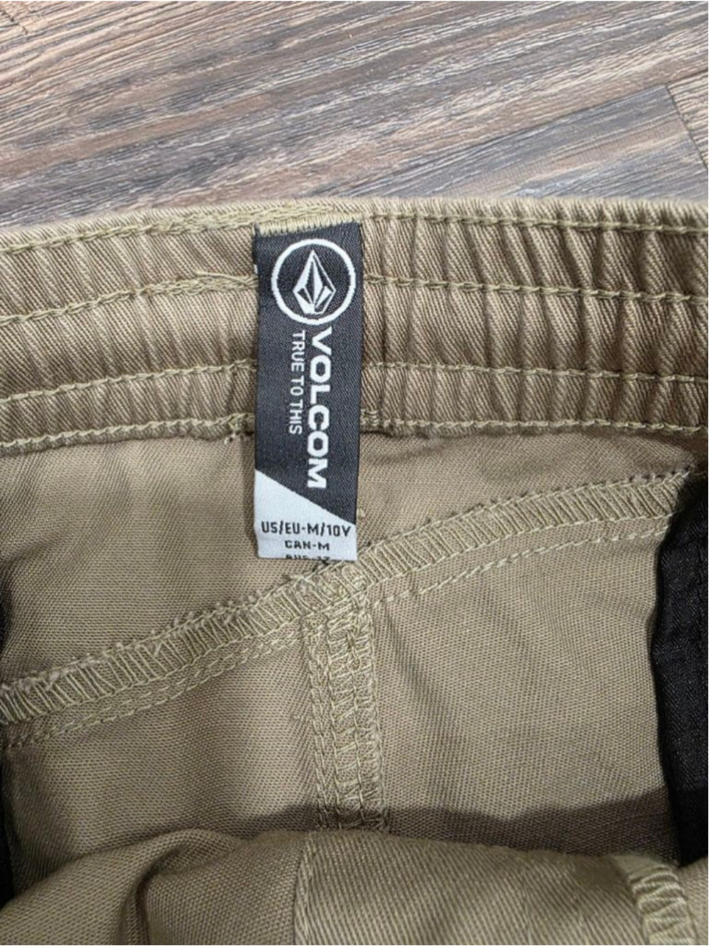 Volcom Boys Khaki Hybrid Chino Shorts Elastic Waist Drawstring Size Medium 10Y - Picture 2 of 10